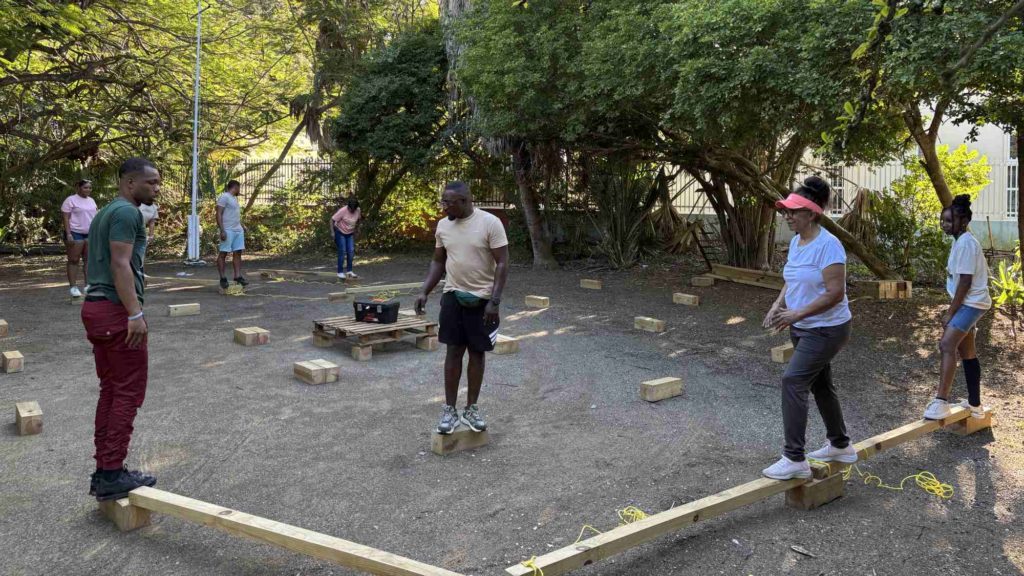 experiential team building activity treasure island catalyst curacao kooyman